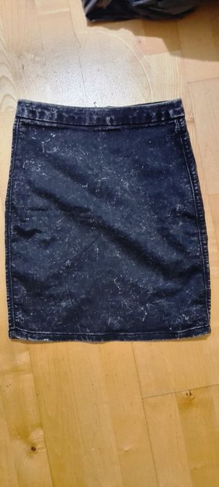 Spódnica krótka czarno szara  z przetarciami Bershka  rozmiar XS