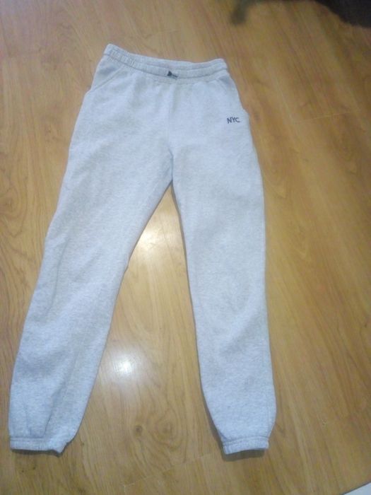 Spodnie dresowe na 12 lat