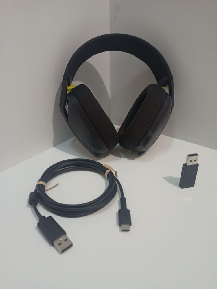 Навушники Logitech g435 нові білих та чорних кольорів