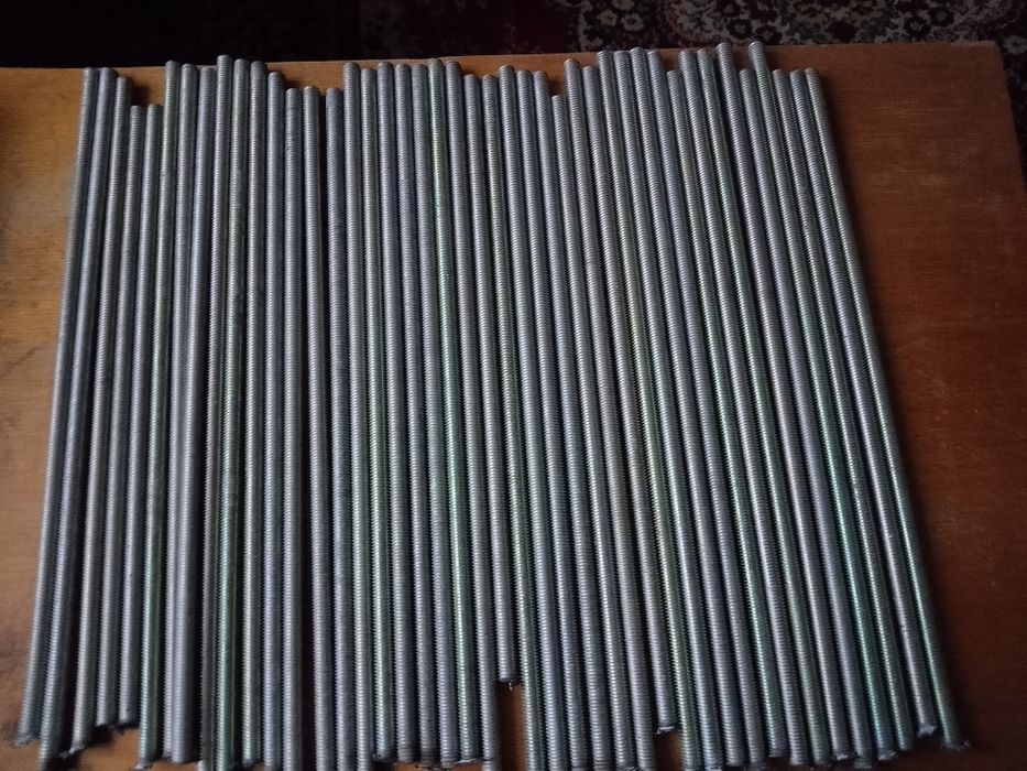 Шпилька стальная М8 х300 гальванированная