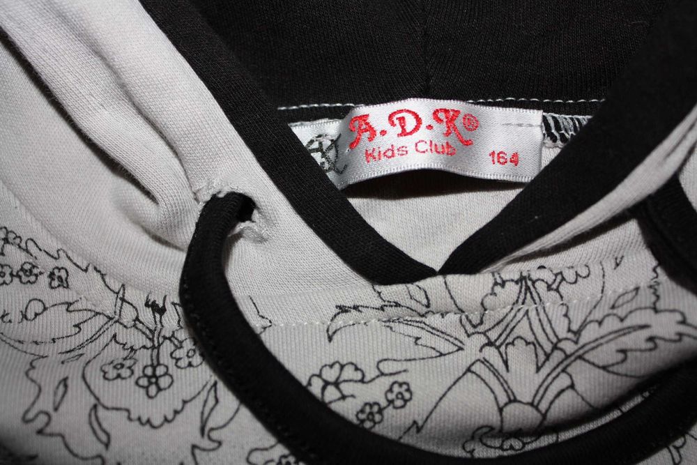 Батник-худи котоновый девочке 11/12лет,р-164 хорошее состояние