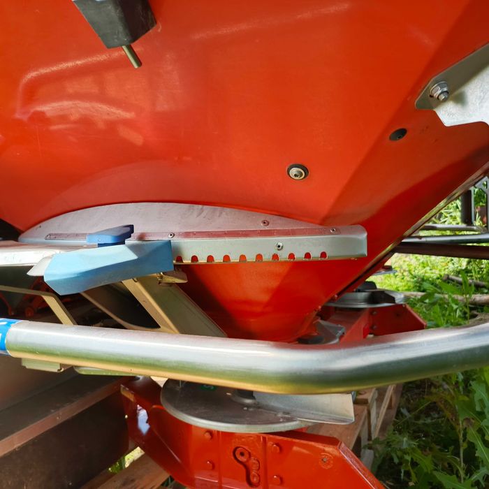 Розкидач Kuhn RAUCH AXIS