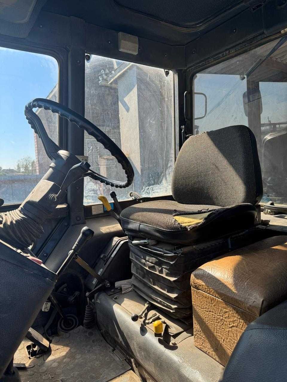 Трактор МТЗ 892.