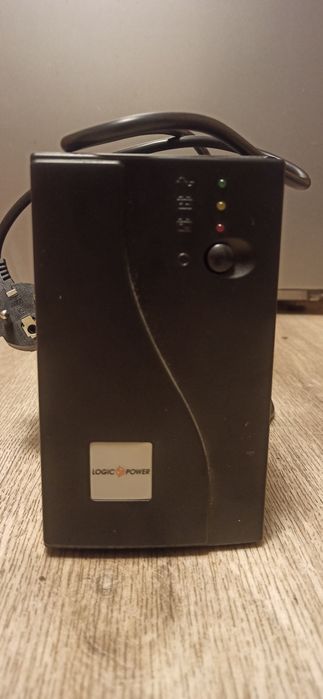 Источник бесперебойного питания Logicpower