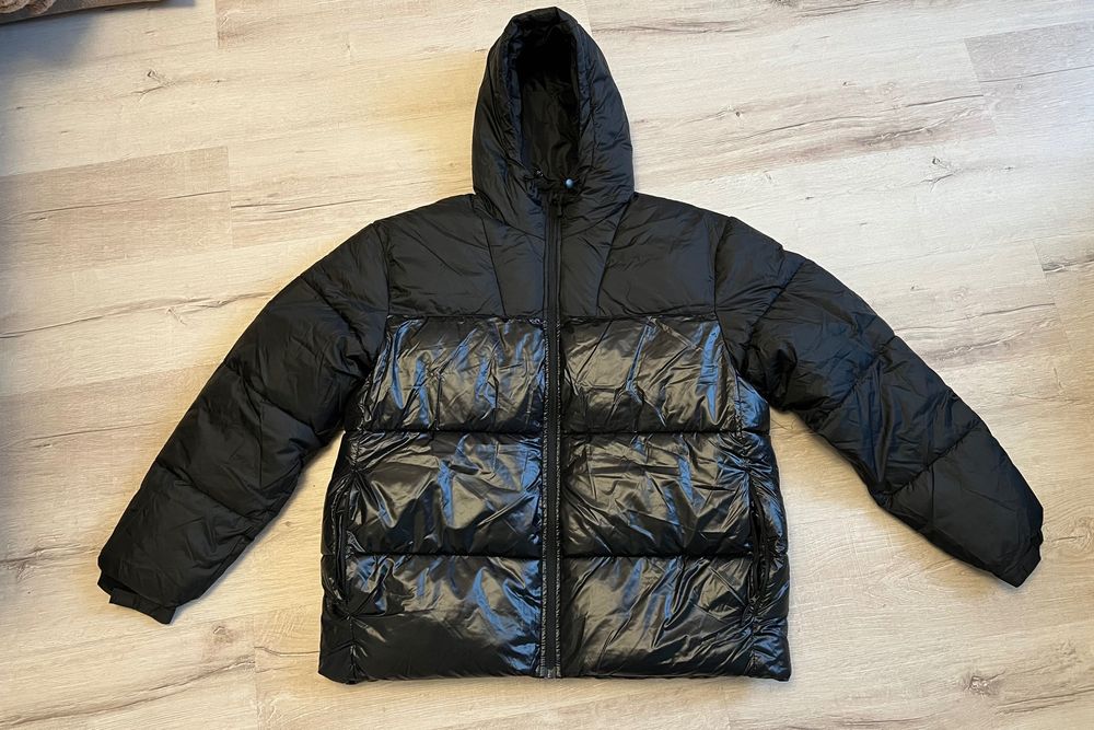 Продам жіночу зимову куртку. Нова