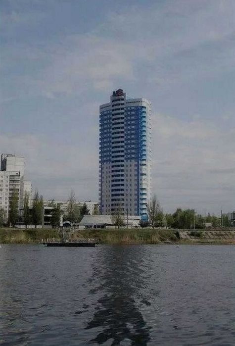 Продам 2 к. квартиру м. Героев труда (404431)
