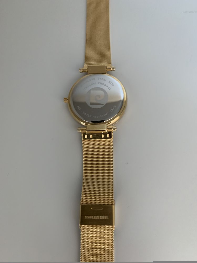 Relogio dourado Pierre Cardin