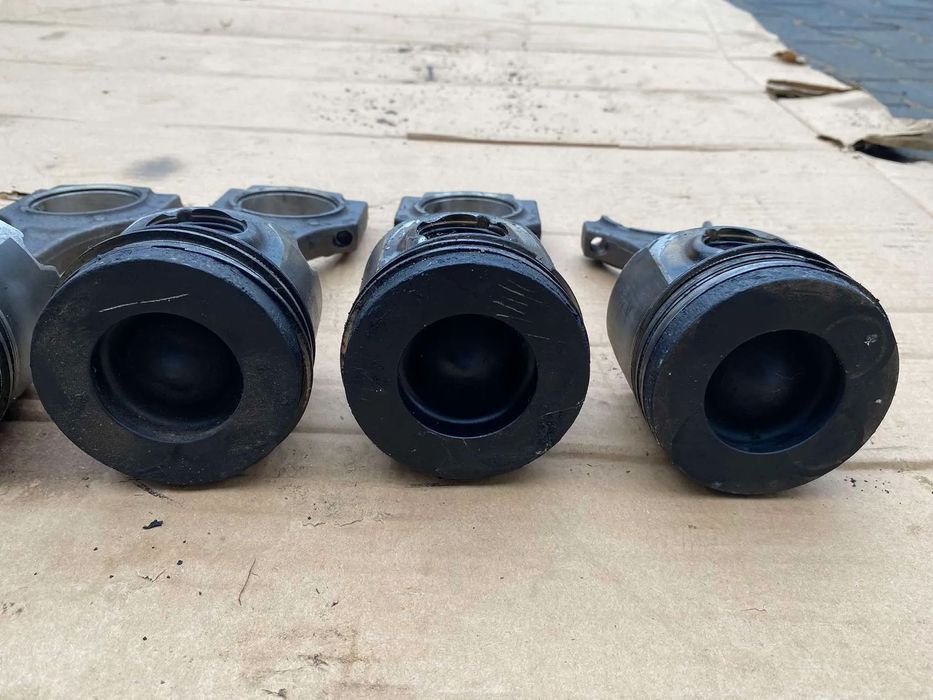 Tłoki Korby n57d30b 313km BMW F10 F11 F30 F01