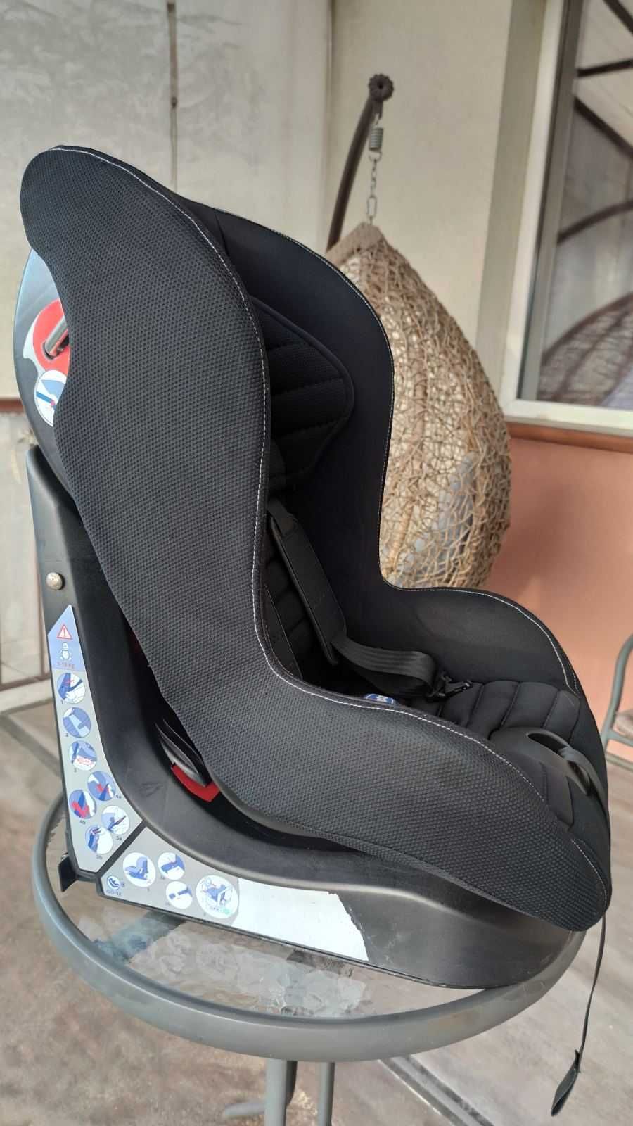 Автомобильное детское кресло CHICCO Xpace Isofix