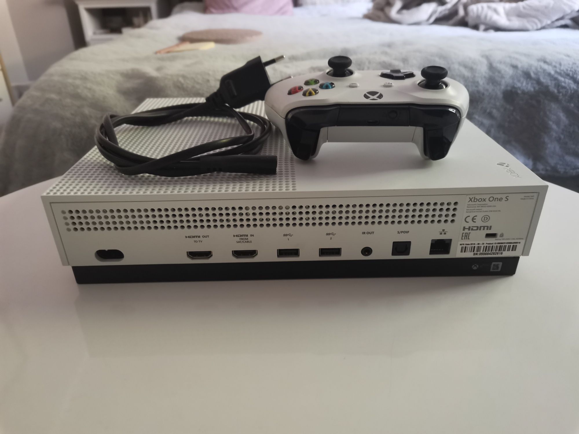 Xbox one S 1TB + kontroler