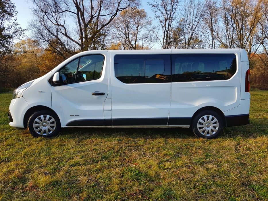 WYNAJEM wypożyczalnia busa busów TRAFIC VIVARO 9 osobowy AUTA OSOBOWE