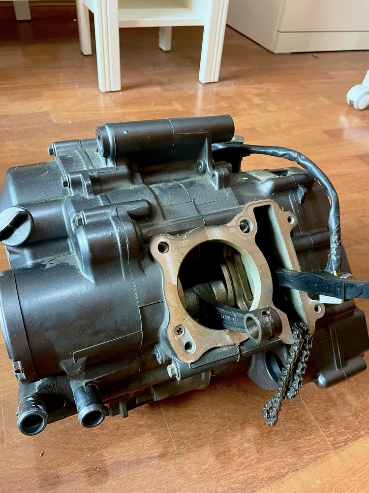 LEIA COM ATENCAO.  Motor keeway RKF 2019 para retirada de peças .