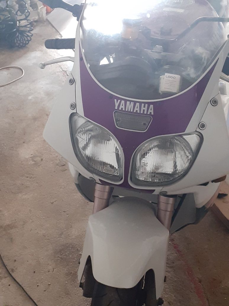 Yamaha Fzr 600 r