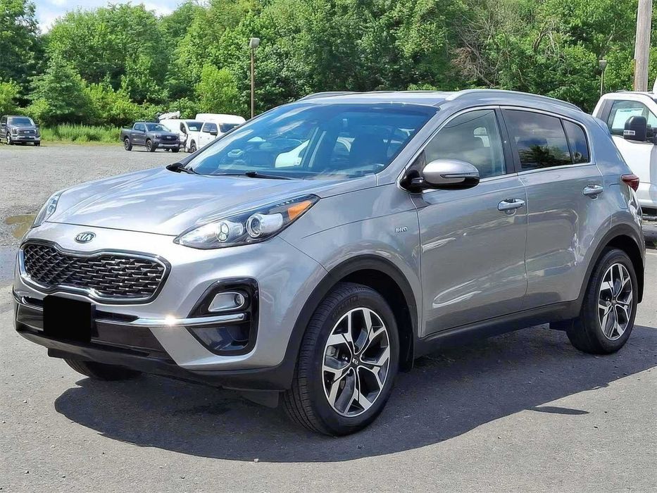 Kia Sportage EX      2020