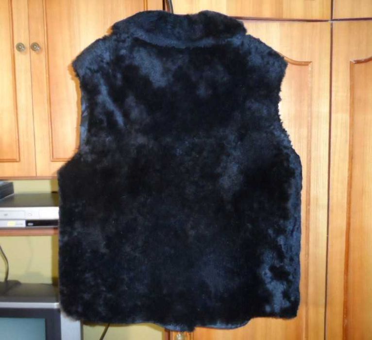 Натуральная меховая жилетка из цигейки 56-58 большой размер