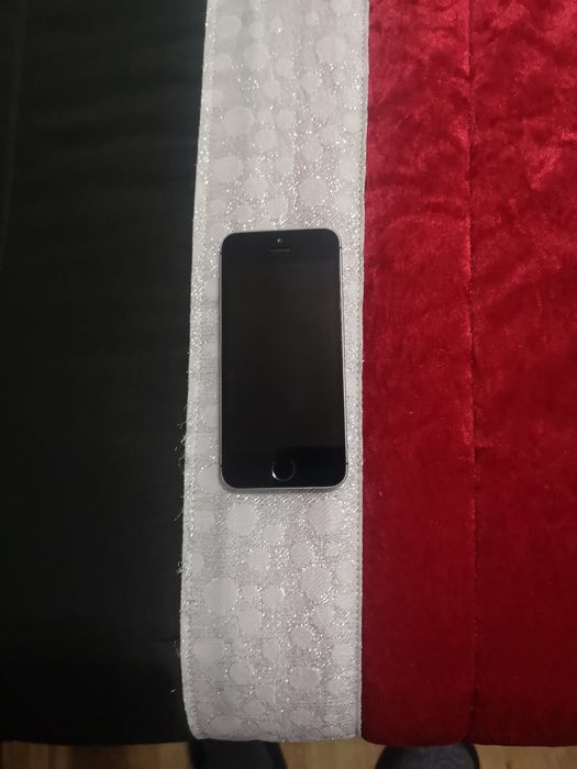 Vendo 3 telemóveis a trabalhar