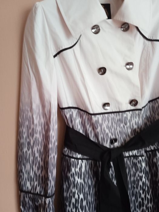 Плащ приталенний