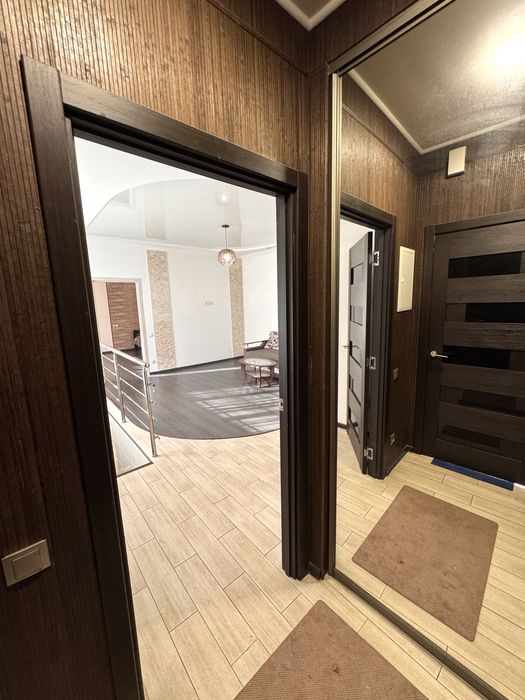 Уникальное предлодение. Центр!Квартира на земле.