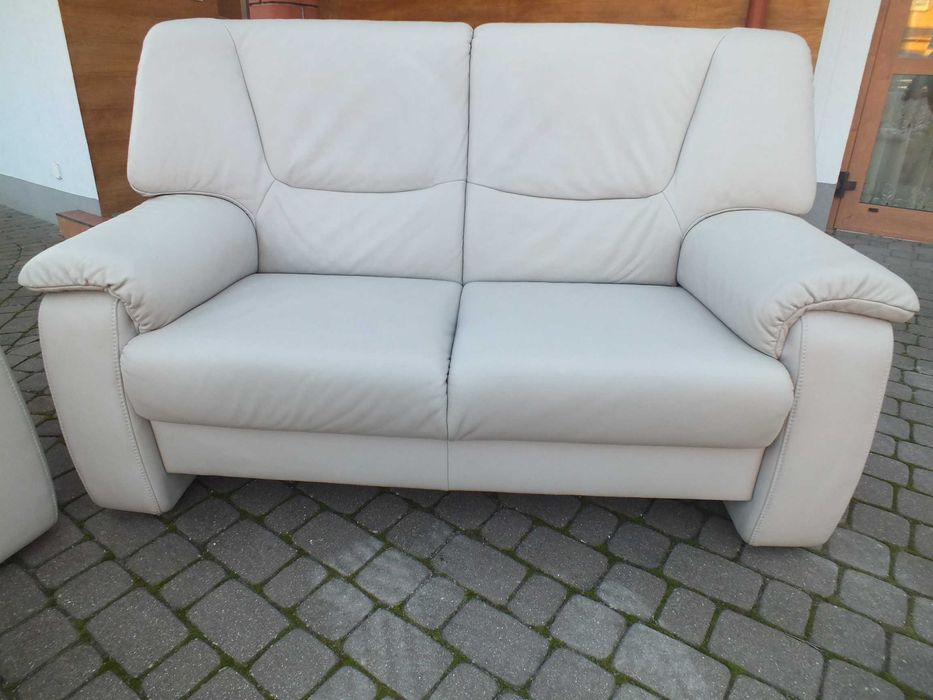 Komplet wypoczynkowy skórzany 3+2+1 firm Himolla. Kolor jasnoszary