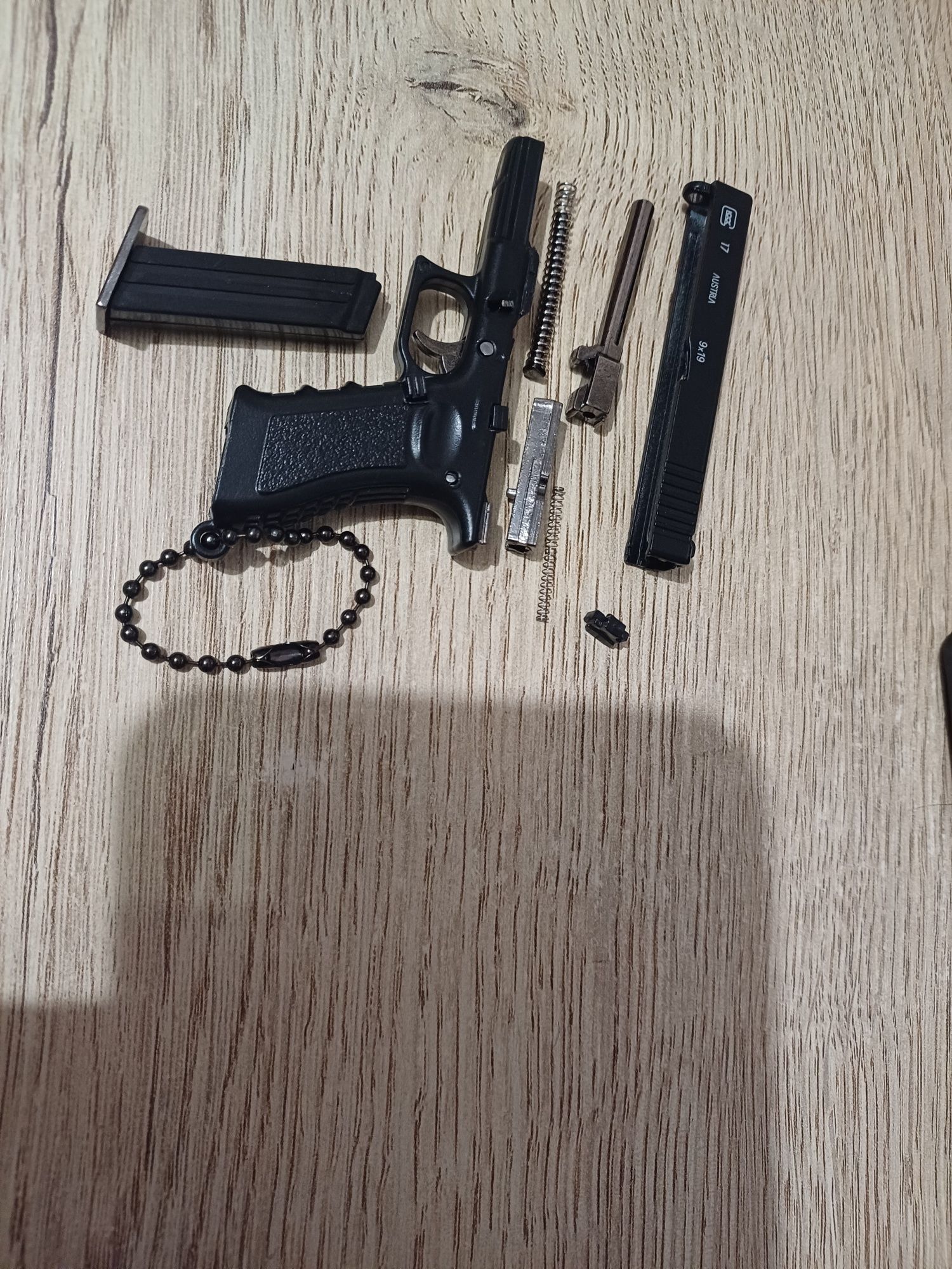 Брелок Glock17  повністю розбірний метал/пластик