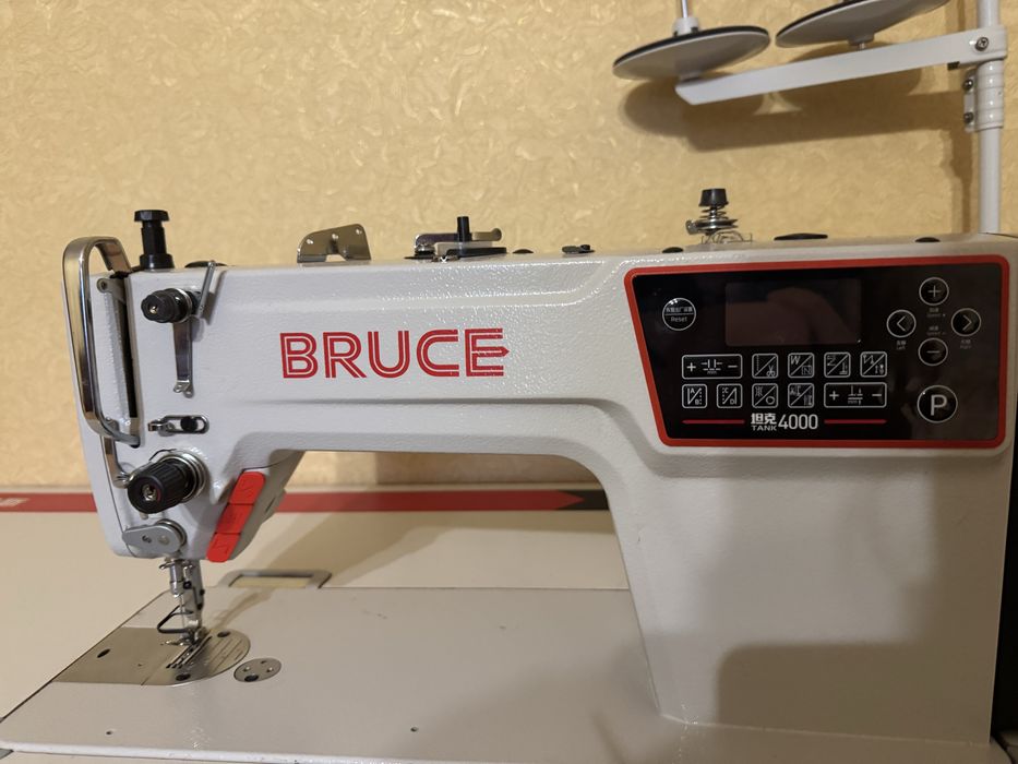 прямострочна професійна Швейна машинка BRUCE R4000 B-DQ