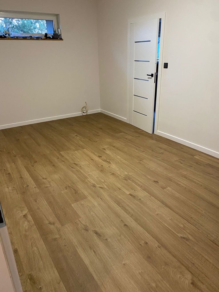 Montaż paneli laminowanych oraz winylowych
