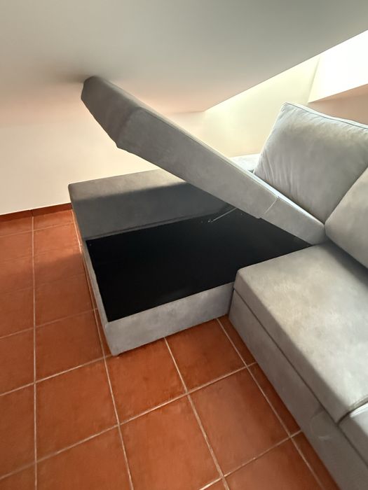 Sofa com chaise longue