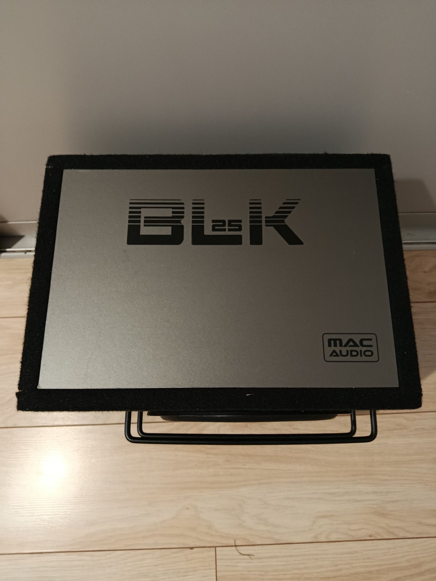 Subwoofer 10"+ wzmacniacz