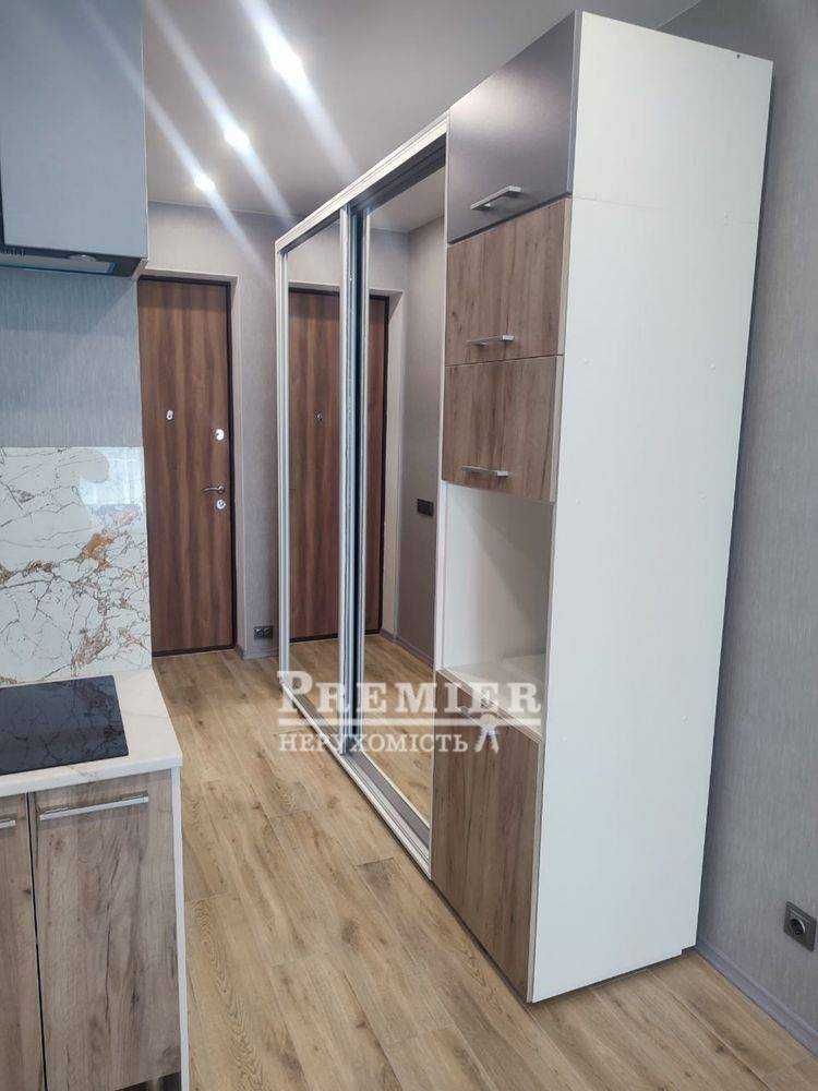 1-кімнатна квартира з якісним ремонтом, Меблі. техніка залишаються