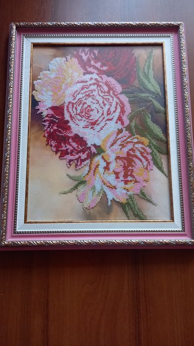 Картина з бісеру півонії.