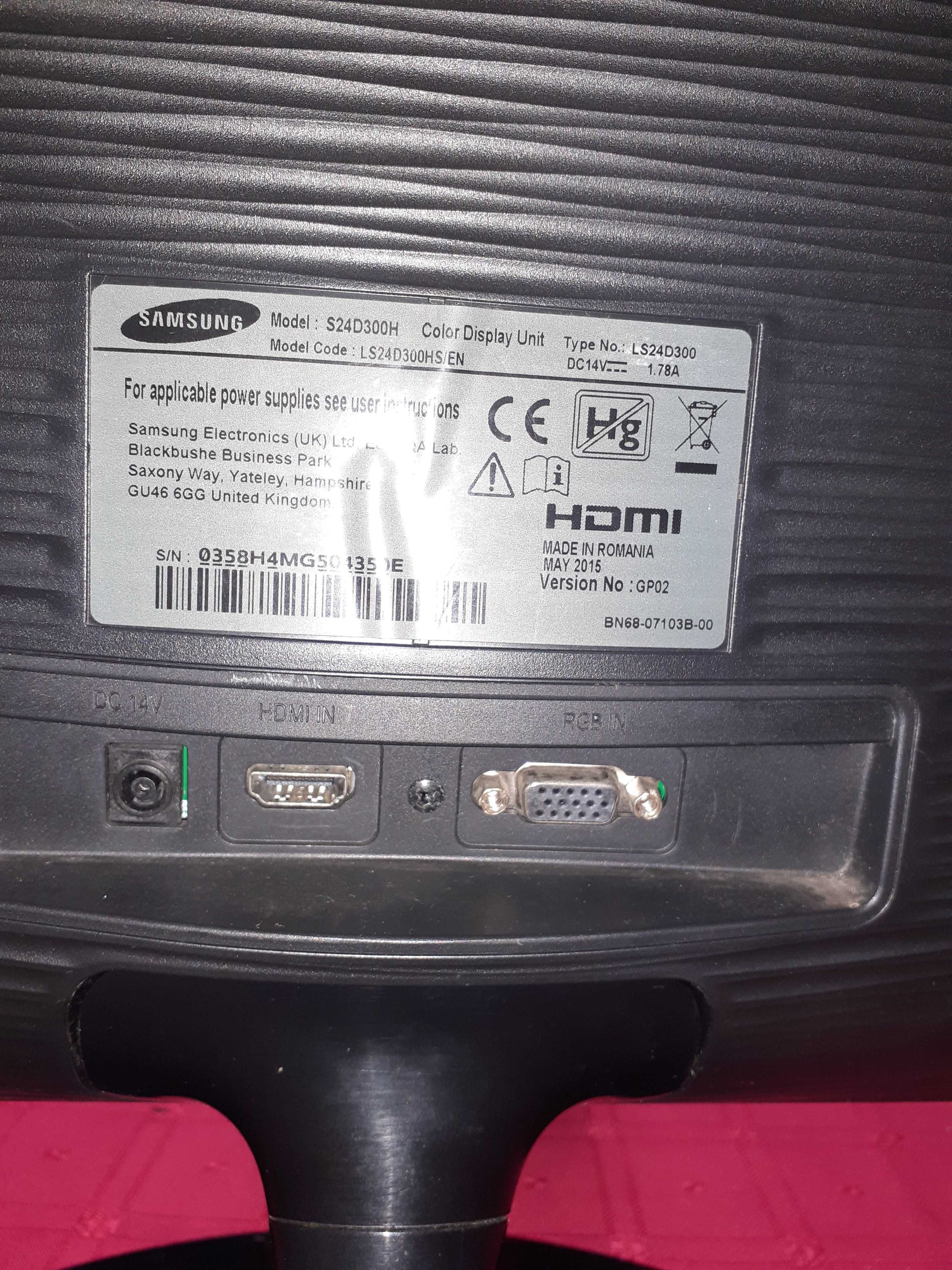 Monitor Samsung 24 S24D300H, avariado para peças.