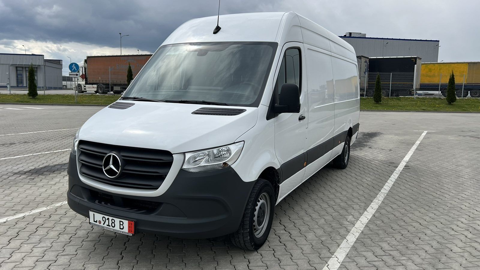 Mercedes-Benz Sprinter 317