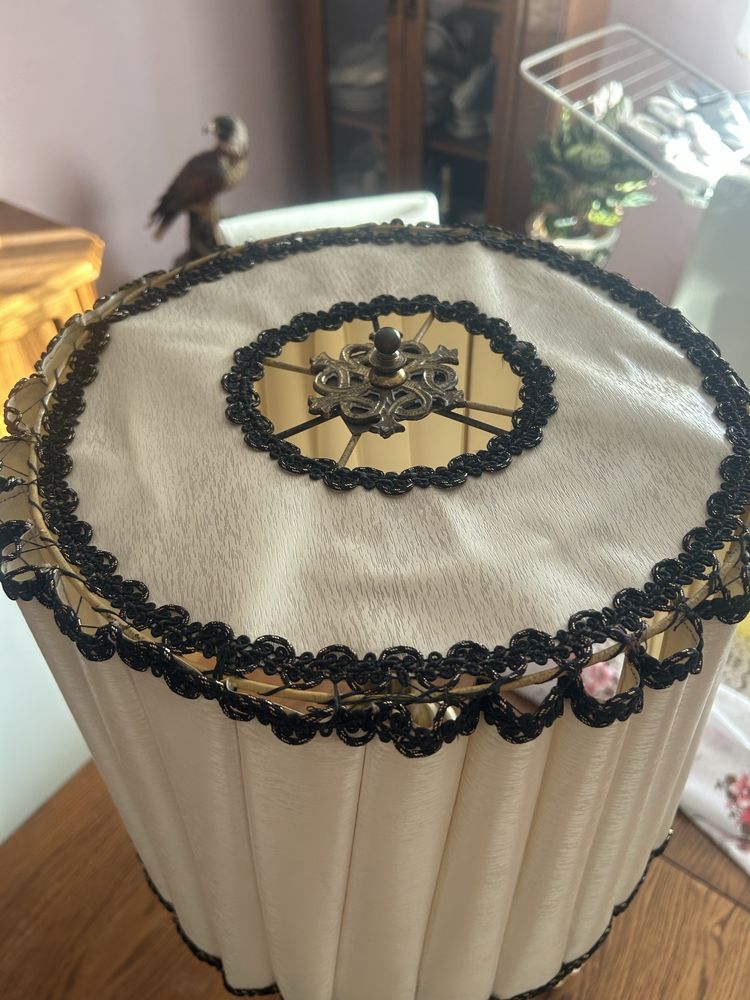 Lampa poecelanowa z abazurem
