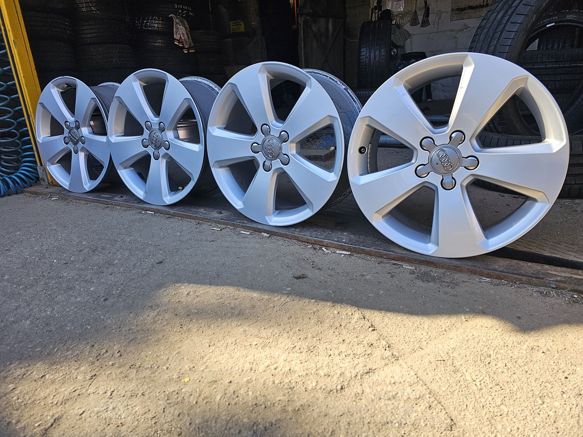 Felgi Aluminiowe Audi A3 R17 5x112 ET51 -7.5J