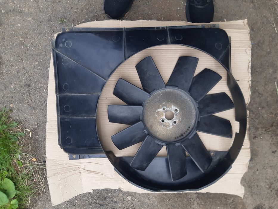 Продам диффузор радиатора ГАЗ 405