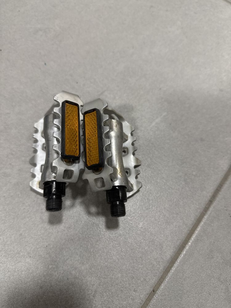 Pedais metálicos btt
