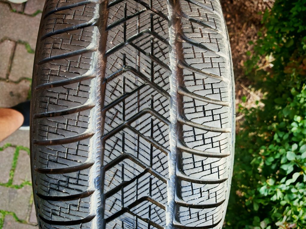 4x Pirelli 235/60 R19 107H Scorpion Winter XL SUV 2024