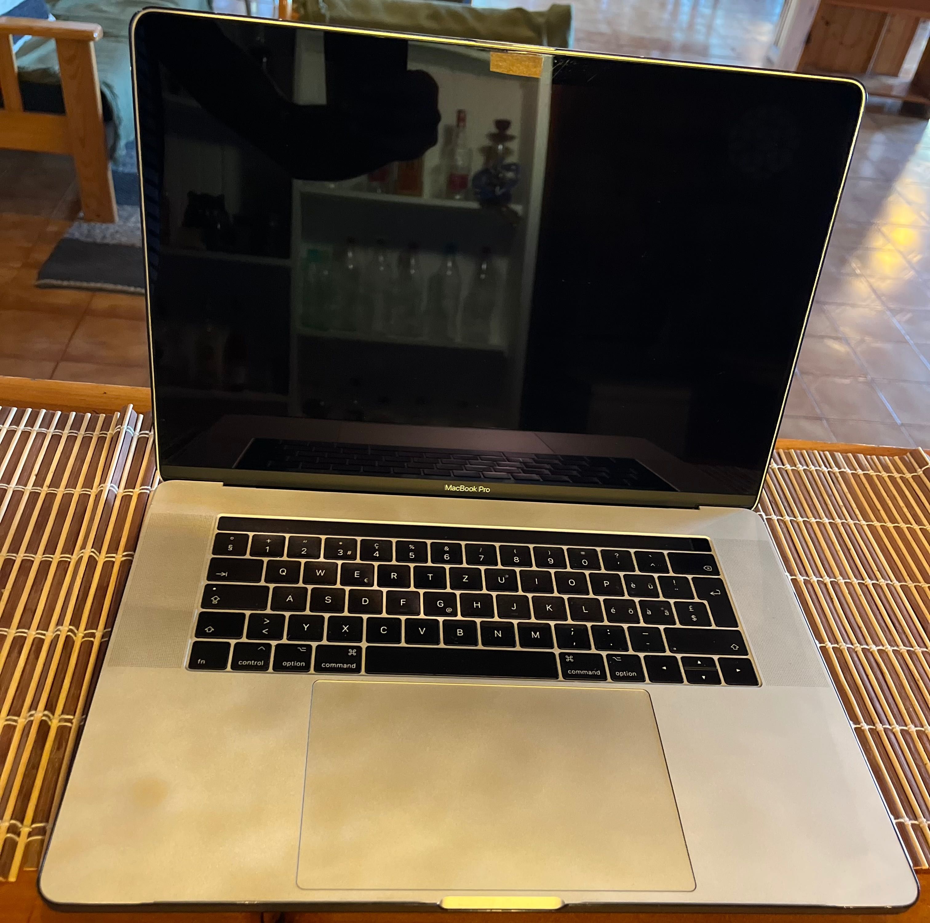 MacBook Pro (retina 15,4” - inch) Intel core i7