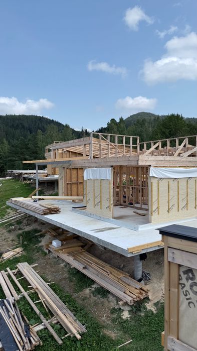 Продаж будинків  128 квадратних метрів