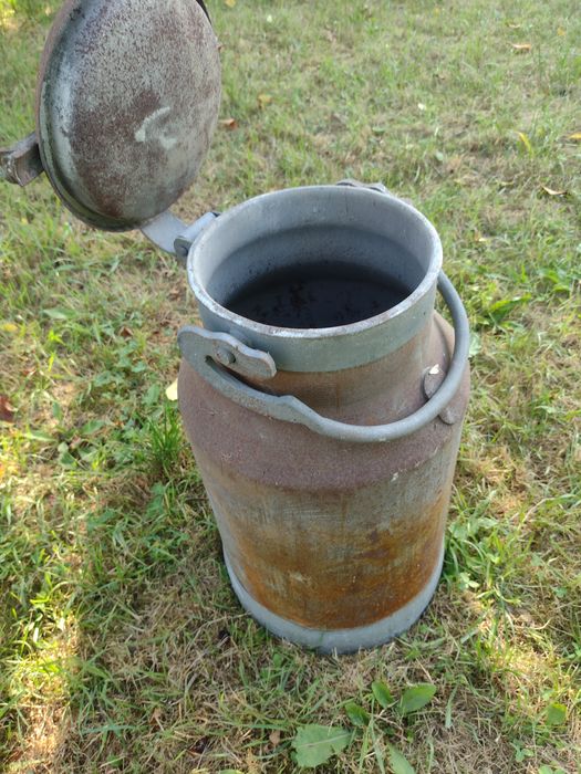 Duża bańka na mleko.z pokrywą PRL ok. 25 litrów