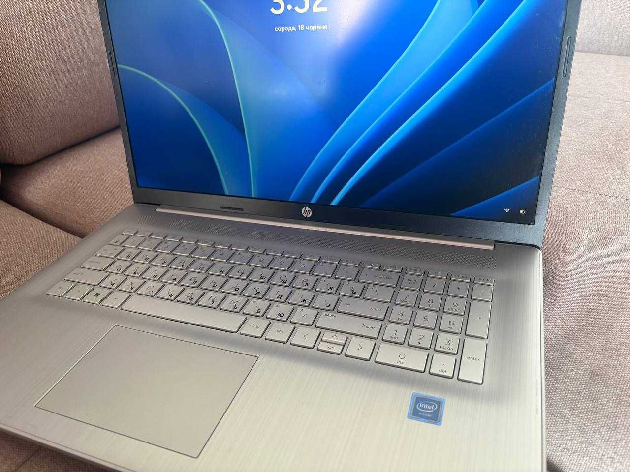 Продам ноутбук HP laptop 17-cn0xxx