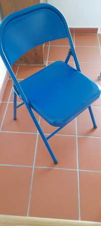 Cadeira articulada azul metálica