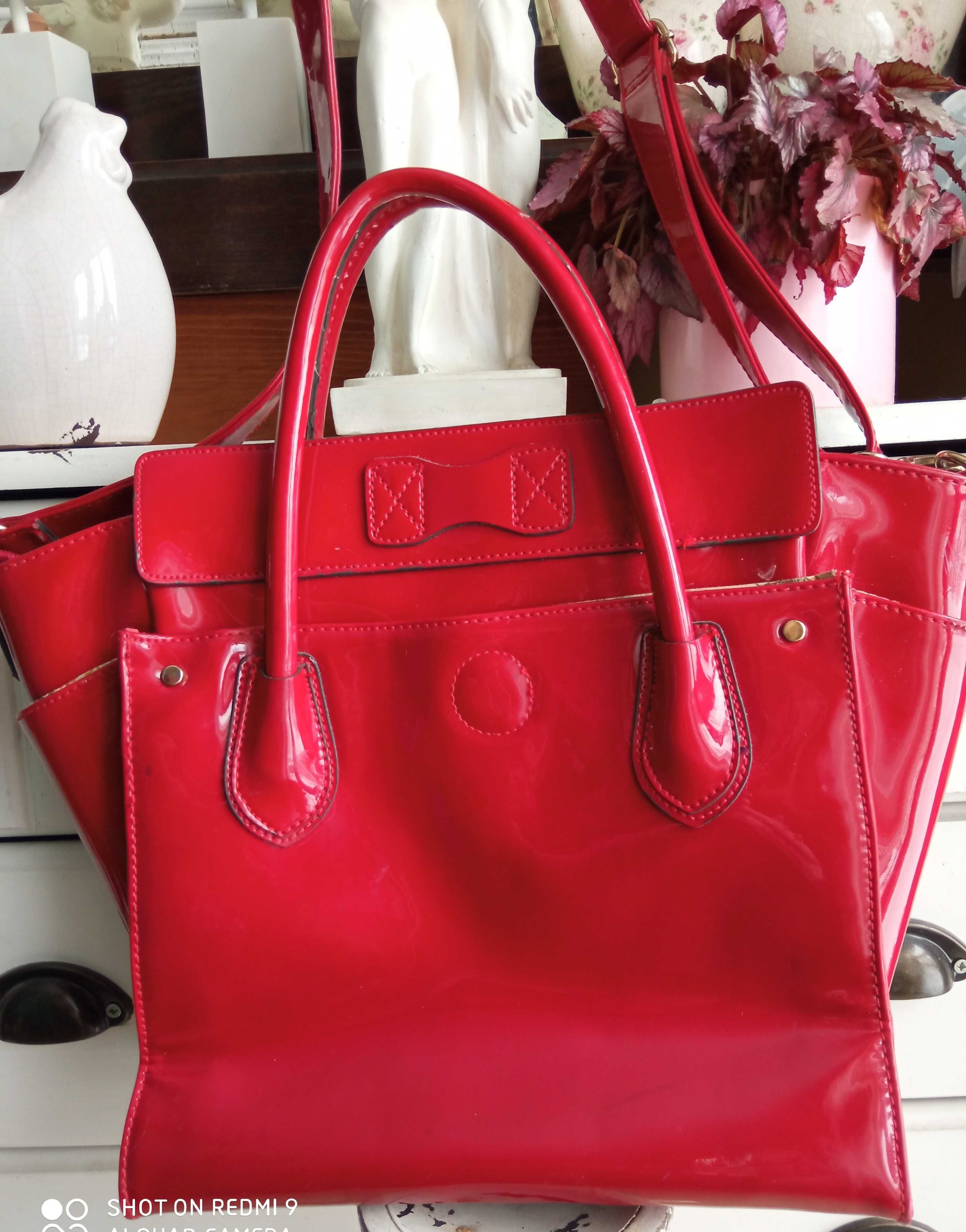 NANUCCI torebka lakierek red 27x40x13 PU