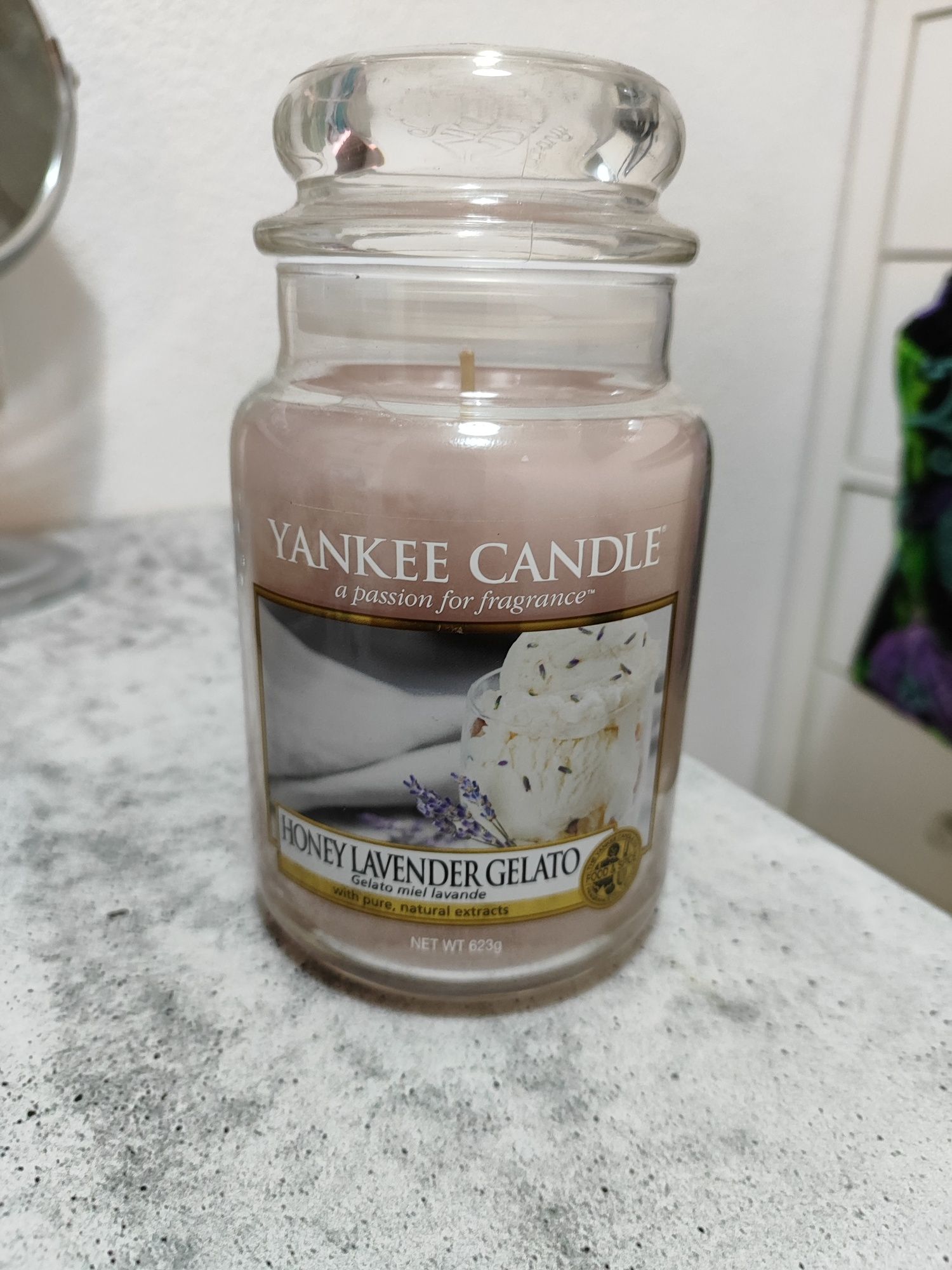 Unikat Yankee Candle duża świeca o zapachu Honey Lavender Gelato