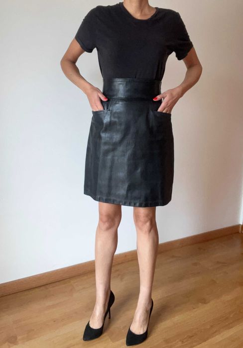 Saia Preta de Couro Genuíno