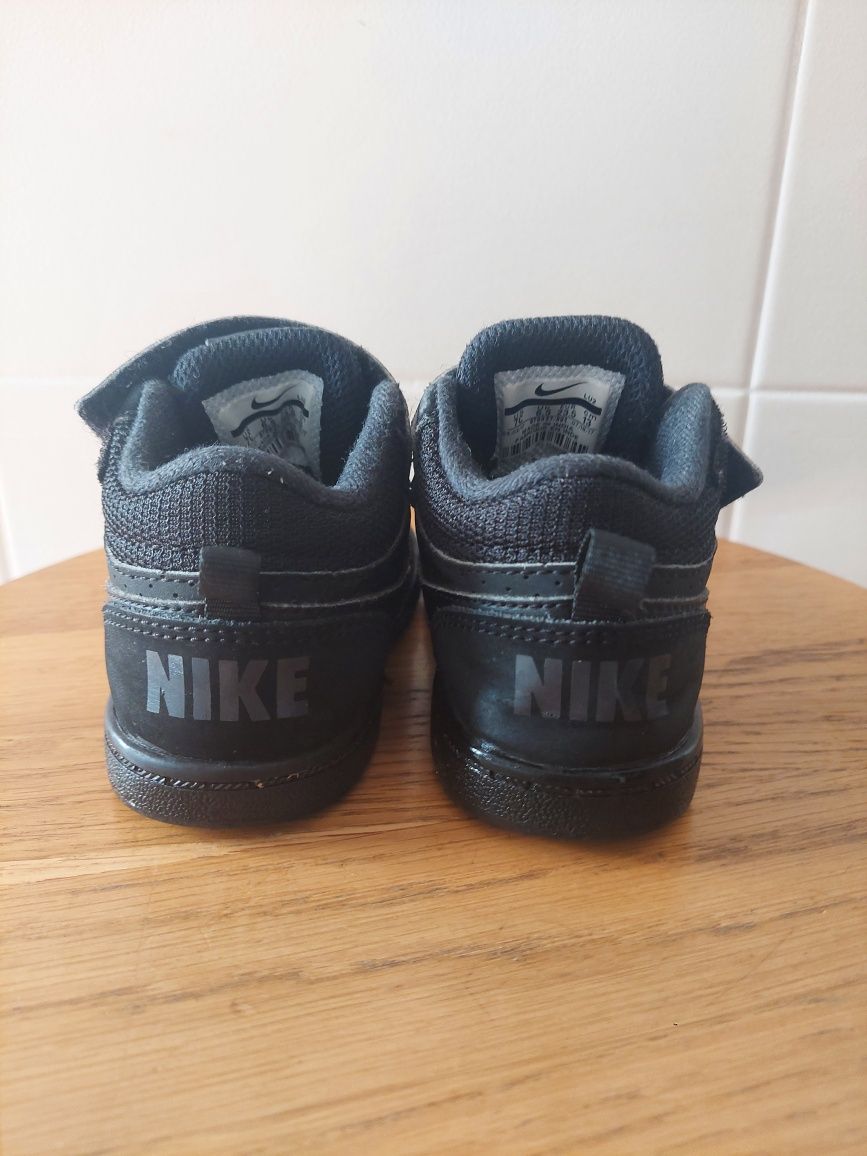 Buty Nike dla chłopca, rozmiar 23, adidasy