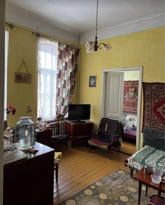 Продам 2-х кім квартиру. Пивзавод. Під ремонт