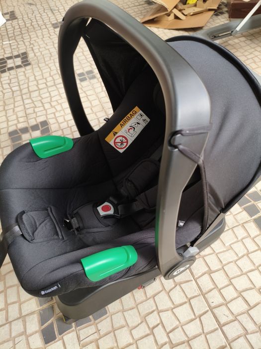 Cadeira auto ovo com isofix completa.