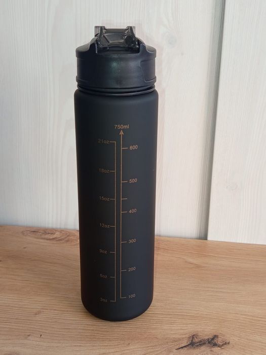 Nowa butelka na wodę 750ml