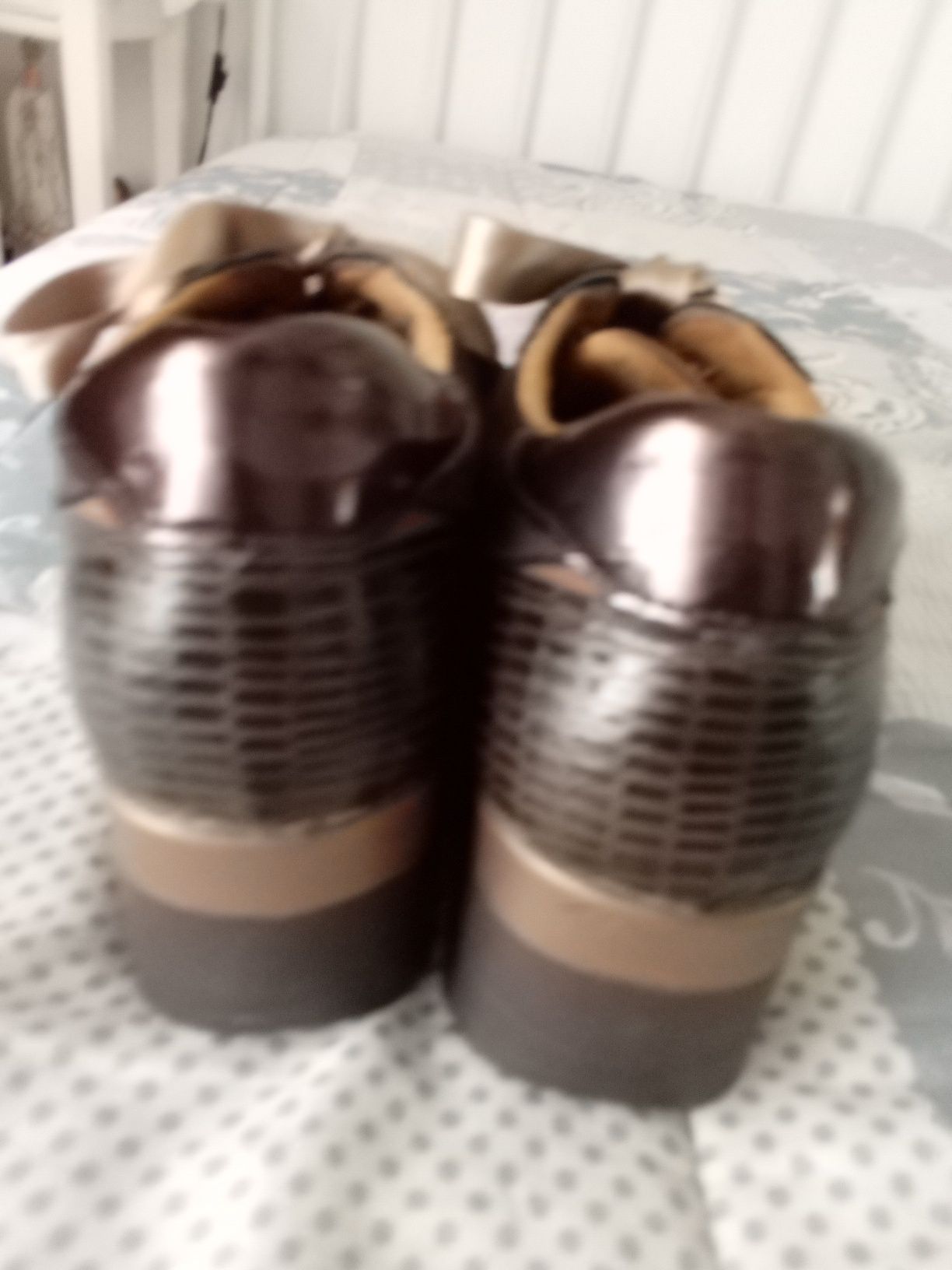 Tenis Castanho e Camel e Botins  Pretos N° 36